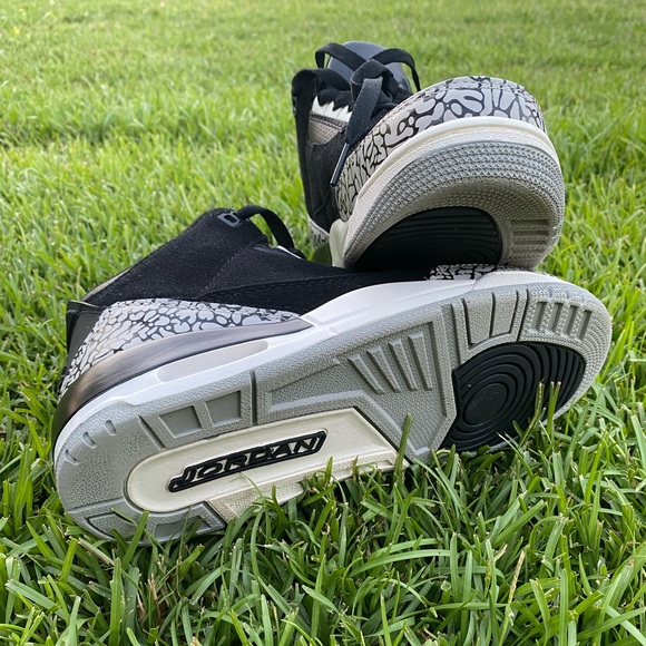 Air Jordan 3 Retro 'Off nior Wmns - Picture 2 of 5